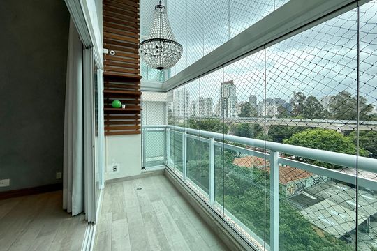 Apartamento no Brooklin com 3 quartos. Oportunidades para comprar. — Sacada
