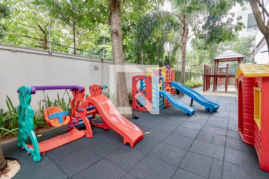 Apartamento no Brooklin com 3 quartos. Oportunidades para comprar. — Playground