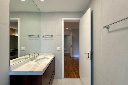 Apartamento no Brooklin com 3 quartos. Oportunidades para comprar. — Banheiro 2 Suíte