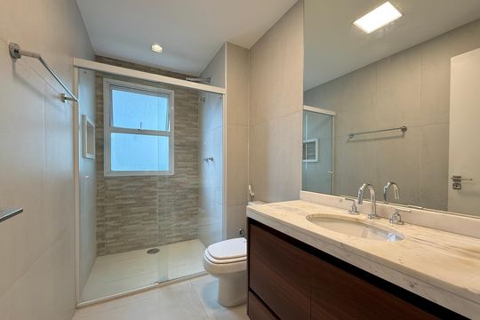 Apartamento no Brooklin com 3 quartos. Oportunidades para comprar. — Banheiro 2 Suíte