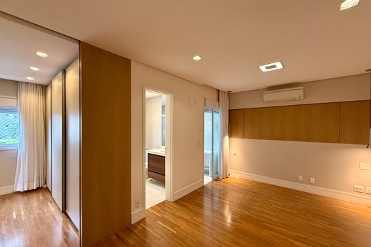 Apartamento no Brooklin com 3 quartos. Oportunidades para comprar. — Suíte