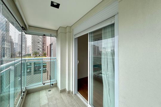 Apartamento no Brooklin com 3 quartos. Oportunidades para comprar. — Sacada Quarto 2