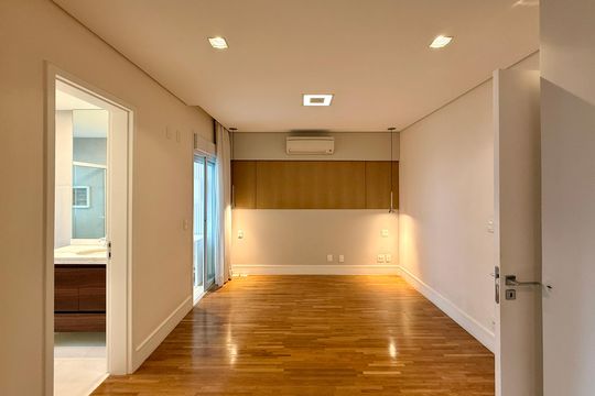 Apartamento no Brooklin com 3 quartos. Oportunidades para comprar. — Suíte