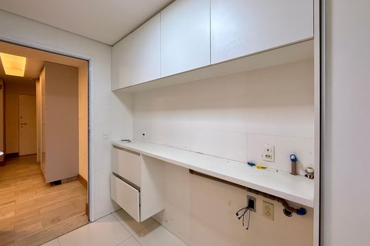 Apartamento no Brooklin com 3 quartos. Oportunidades para comprar. — Área de Serviço