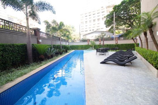 Comprar apartamento mobiliado com 1 suíte e closet. Piscina, academia e churrasqueira no condomínio. — foto 59
