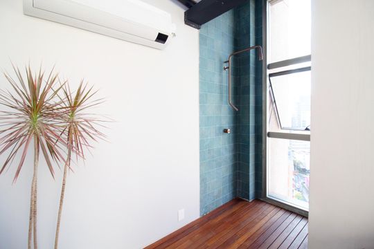 Comprar apartamento mobiliado com 1 suíte e closet. Piscina, academia e churrasqueira no condomínio. — foto 44
