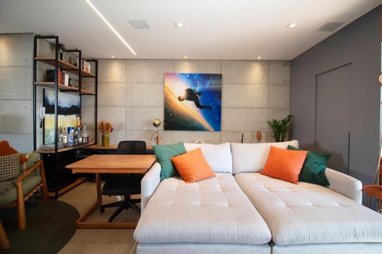 Comprar apartamento mobiliado com 1 suíte e closet. Piscina, academia e churrasqueira no condomínio. — foto 5