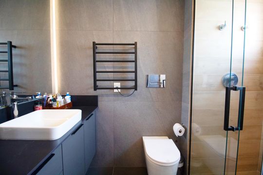 Comprar apartamento mobiliado com 1 suíte e closet. Piscina, academia e churrasqueira no condomínio. — foto 18