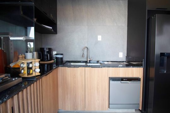 Comprar apartamento mobiliado com 1 suíte e closet. Piscina, academia e churrasqueira no condomínio. — foto 31
