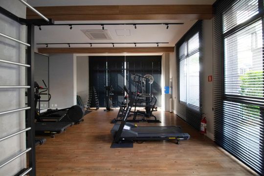 Comprar apartamento mobiliado com 1 suíte e closet. Piscina, academia e churrasqueira no condomínio. — foto 64