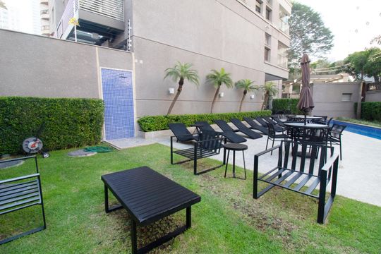 Comprar apartamento mobiliado com 1 suíte e closet. Piscina, academia e churrasqueira no condomínio. — foto 62