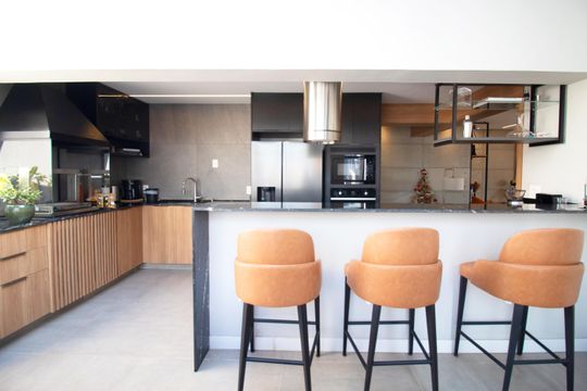 Comprar apartamento mobiliado com 1 suíte e closet. Piscina, academia e churrasqueira no condomínio. — foto 35