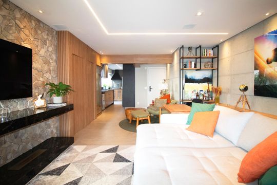 Comprar apartamento mobiliado com 1 suíte e closet. Piscina, academia e churrasqueira no condomínio. — foto 1