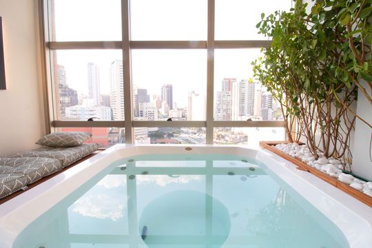 Comprar apartamento mobiliado com 1 suíte e closet. Piscina, academia e churrasqueira no condomínio. — foto 38