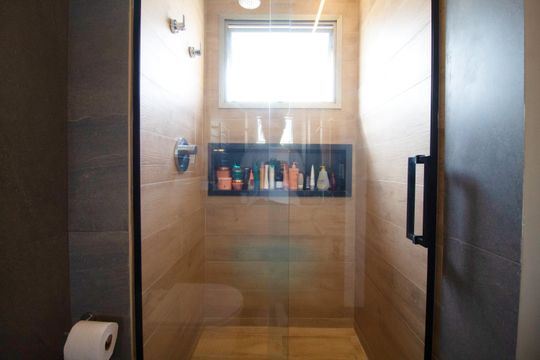 Comprar apartamento mobiliado com 1 suíte e closet. Piscina, academia e churrasqueira no condomínio. — foto 19