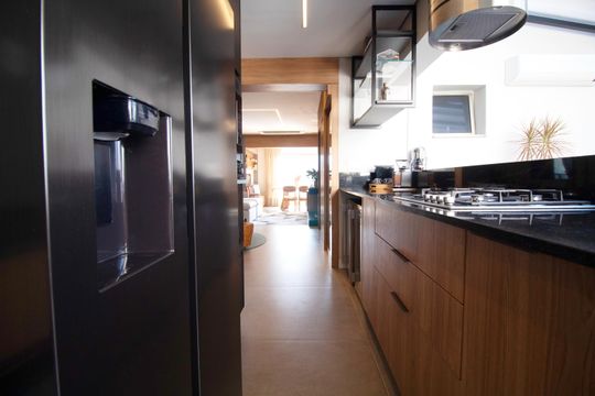 Comprar apartamento mobiliado com 1 suíte e closet. Piscina, academia e churrasqueira no condomínio. — foto 32