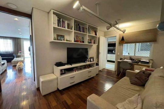 Apartamento mobiliado na Cidade Monções com 3 quartos, varanda e closet. Excelente oportunidade de compra. — foto 1