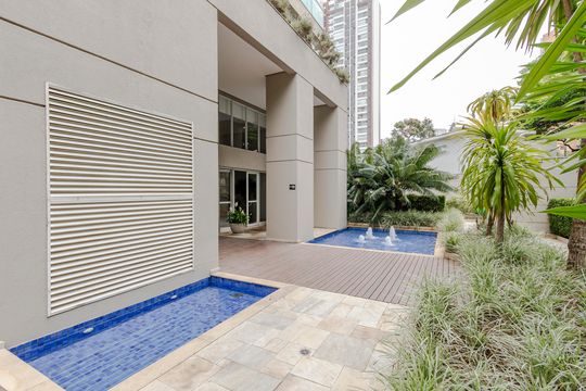 Apartamento mobiliado com 3 quartos, closet e varanda na Cidade Monções. Oportunidades de compra. — Entrada