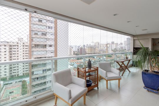 Apartamento mobiliado com 3 quartos, closet e varanda na Cidade Monções. Oportunidades de compra. — Varanda