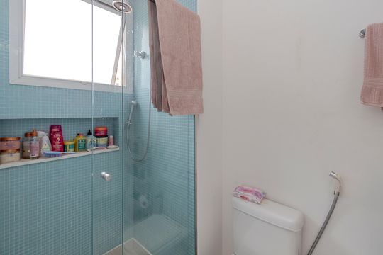 Apartamento mobiliado com 3 quartos, closet e varanda na Cidade Monções. Oportunidades de compra. — Banheiro da Suíte 3
