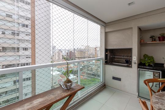 Apartamento mobiliado com 3 quartos, closet e varanda na Cidade Monções. Oportunidades de compra. — Varanda