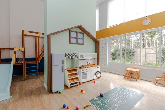 Apartamento mobiliado com 3 quartos, closet e varanda na Cidade Monções. Oportunidades de compra. — Brinquedoteca