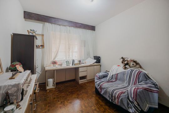 Comprar casa com 3 quartos, jardim e permite animais. — Quarto 1