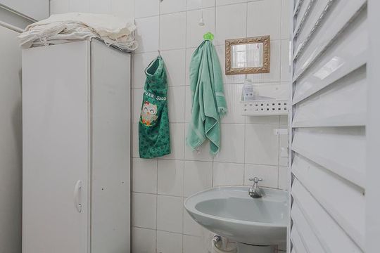 Comprar casa com 3 quartos, jardim e permite animais. — Área de Serviço