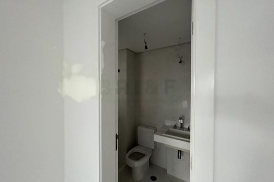 Apartamento mobiliado com 3 quartos, varanda e piscina no condomínio. Excelente compra! — foto 14