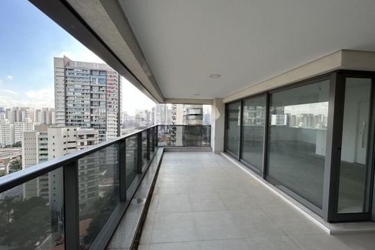 Apartamento mobiliado com 3 quartos, varanda e piscina no condomínio. Excelente compra! — foto 19