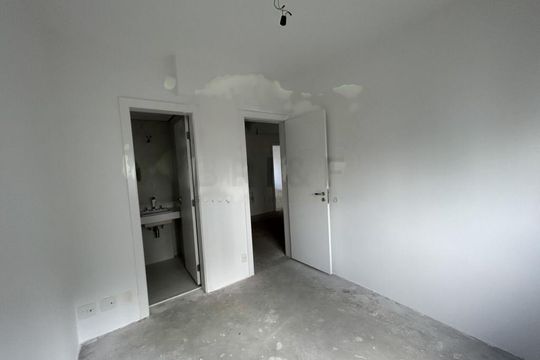 Apartamento mobiliado com 3 quartos, varanda e piscina no condomínio. Excelente compra! — foto 7