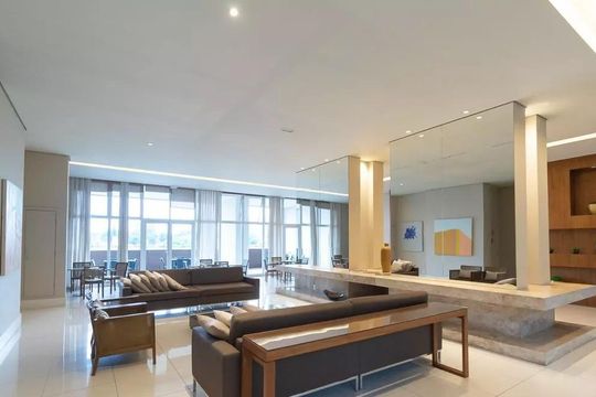 Compra apartamento mobiliado com varanda, 2 suítes em 2 quartos. — Área comum - Salão de Festas