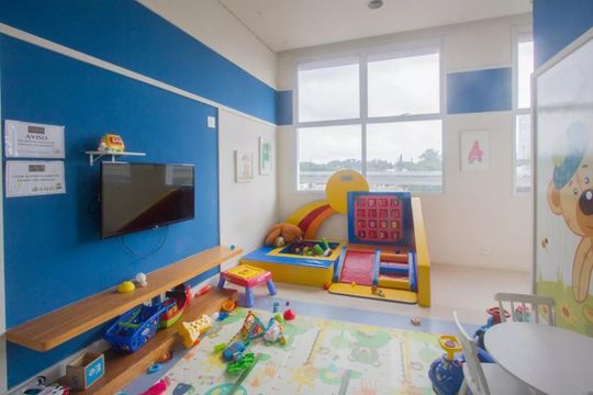 Compra apartamento mobiliado com varanda, 2 suítes em 2 quartos. — Área comum - Brinquedoteca