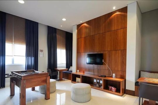 Compra apartamento mobiliado com varanda, 2 suítes em 2 quartos. — Área comum - Sala de Jogos