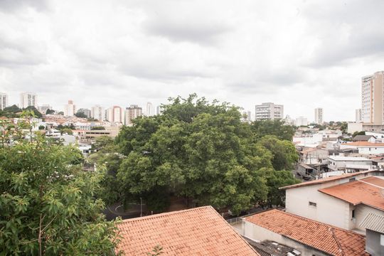 Casa com 3 quartos e varanda. Churrasqueira no condomínio. Ideal para comprar. — Vista da Suíte 1