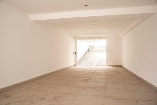 Casa com 3 quartos e varanda. Churrasqueira no condomínio. Ideal para comprar. — Garagem/Área de serviço