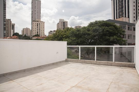 Casa com 3 quartos e varanda. Churrasqueira no condomínio. Ideal para comprar. — Área de lazer
