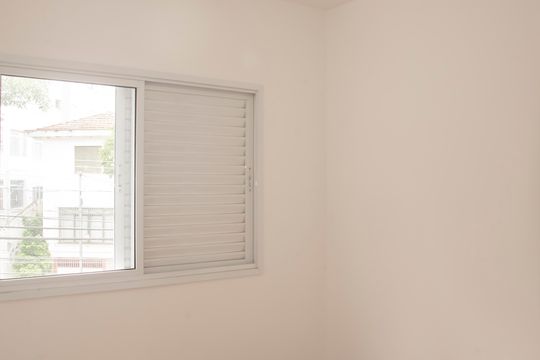 Casa com 3 quartos e varanda. Churrasqueira no condomínio. Ideal para comprar. — Suíte 3