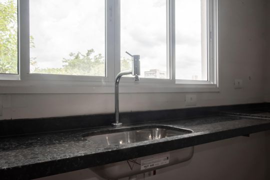 Casa com 3 quartos e varanda. Churrasqueira no condomínio. Ideal para comprar. — Cozinha