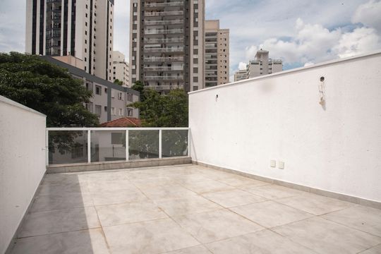 Casa com 3 quartos e varanda. Churrasqueira no condomínio. Ideal para comprar. — Área de lazer