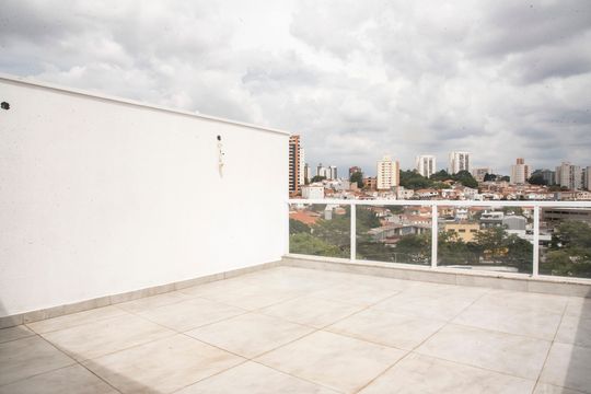 Casa com 3 quartos e varanda. Churrasqueira no condomínio. Ideal para comprar. — Área de lazer