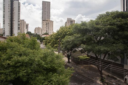 Casa com 3 quartos e varanda. Churrasqueira no condomínio. Ideal para comprar. — Vista da Área de lazer