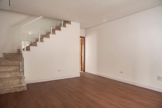 Casa com 3 quartos e varanda. Churrasqueira no condomínio. Ideal para comprar. — foto 1