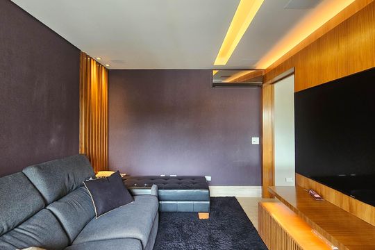 Compra de apartamento mobiliado em Água Branca, com 4 quartos e varanda gourmet. — Sala de TV