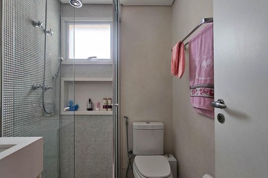 Compra de apartamento mobiliado em Água Branca, com 4 quartos e varanda gourmet. — Banheiro da Suíte 1