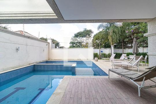 Compra de apartamento mobiliado em Água Branca, com 4 quartos e varanda gourmet. — Piscina