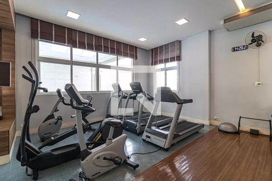Compra de apartamento mobiliado em Água Branca, com 4 quartos e varanda gourmet. — Academia