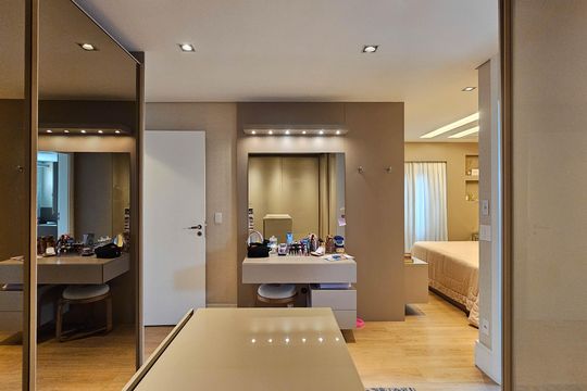 Compra de apartamento mobiliado em Água Branca, com 4 quartos e varanda gourmet. — Closet da suíte 3