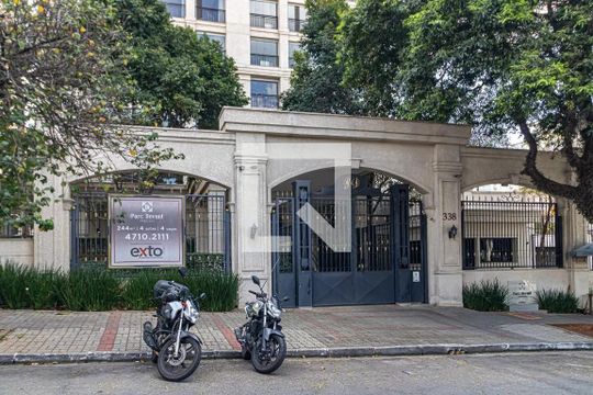Compra de apartamento mobiliado em Água Branca, com 4 quartos e varanda gourmet. — Fachada