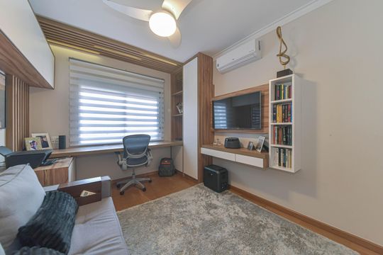 Casa mobiliada para comprar: 4 quartos, quintal, churrasqueira no condomínio, aceita animais. — Quarto 1